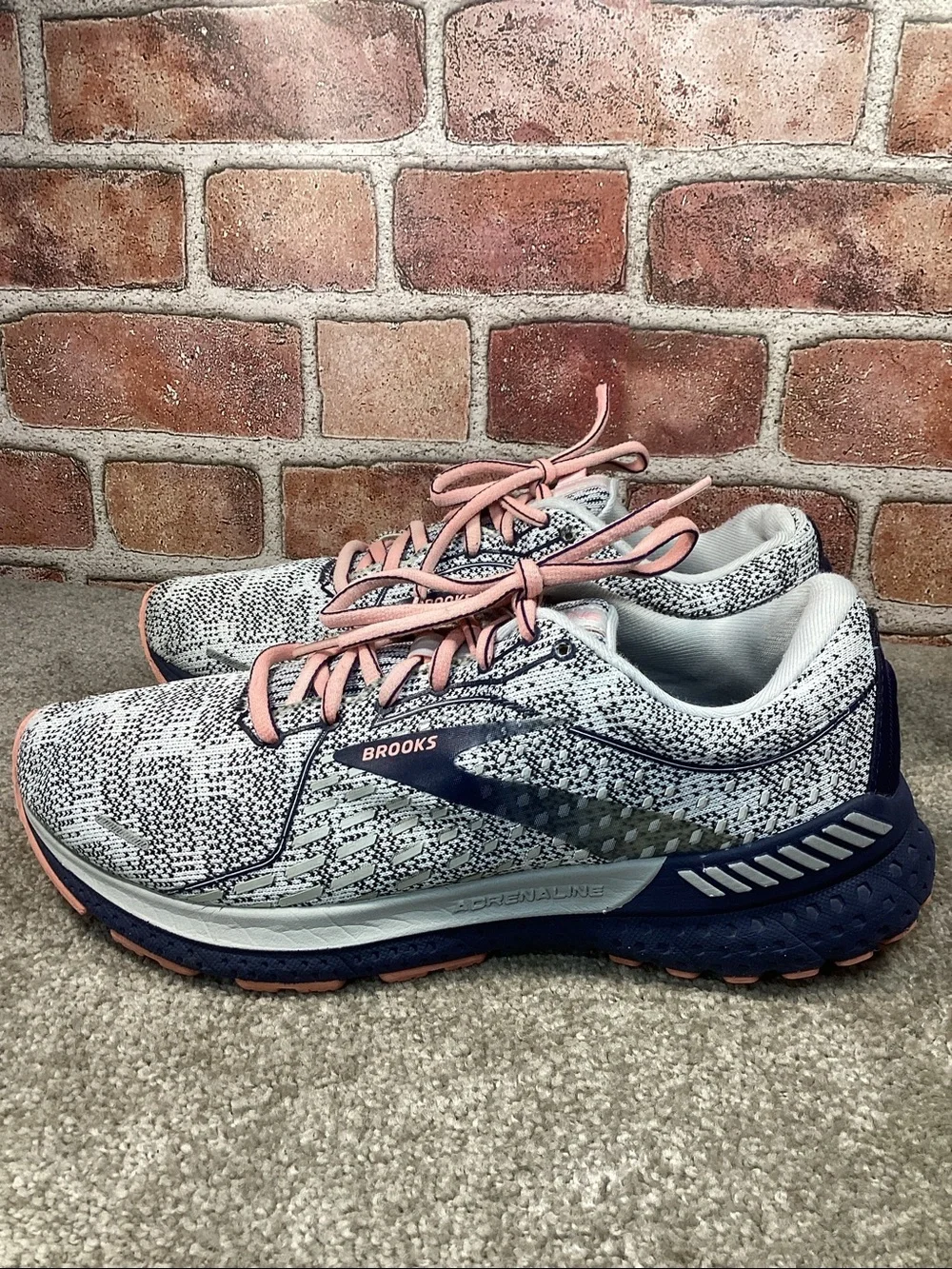 Brooks Adrenaline GTS 21 Women’s running shoes sneakers size 9.5